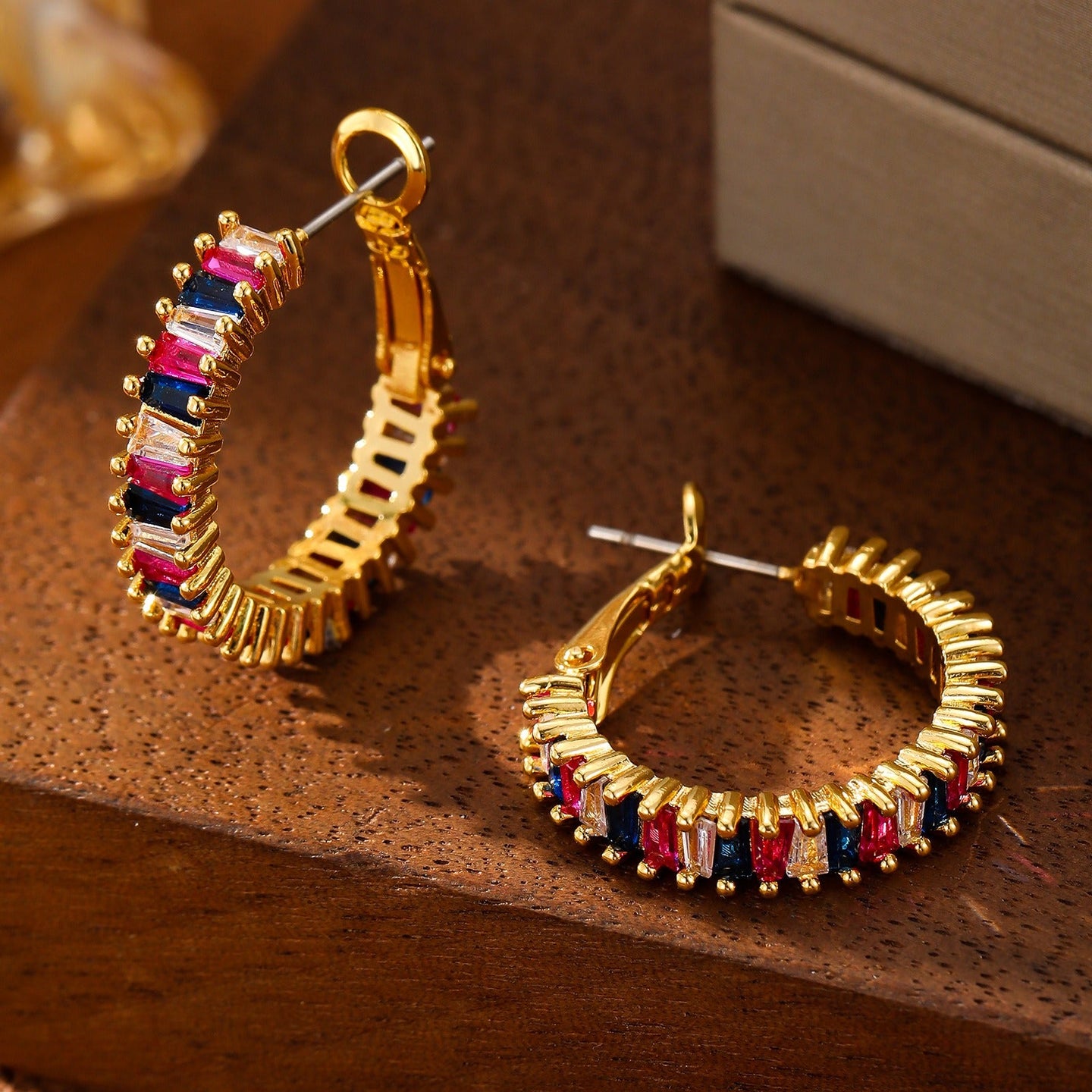 18K gold O - shaped gemstone - inlaid earrings with a light luxury style - PetPoy Shop