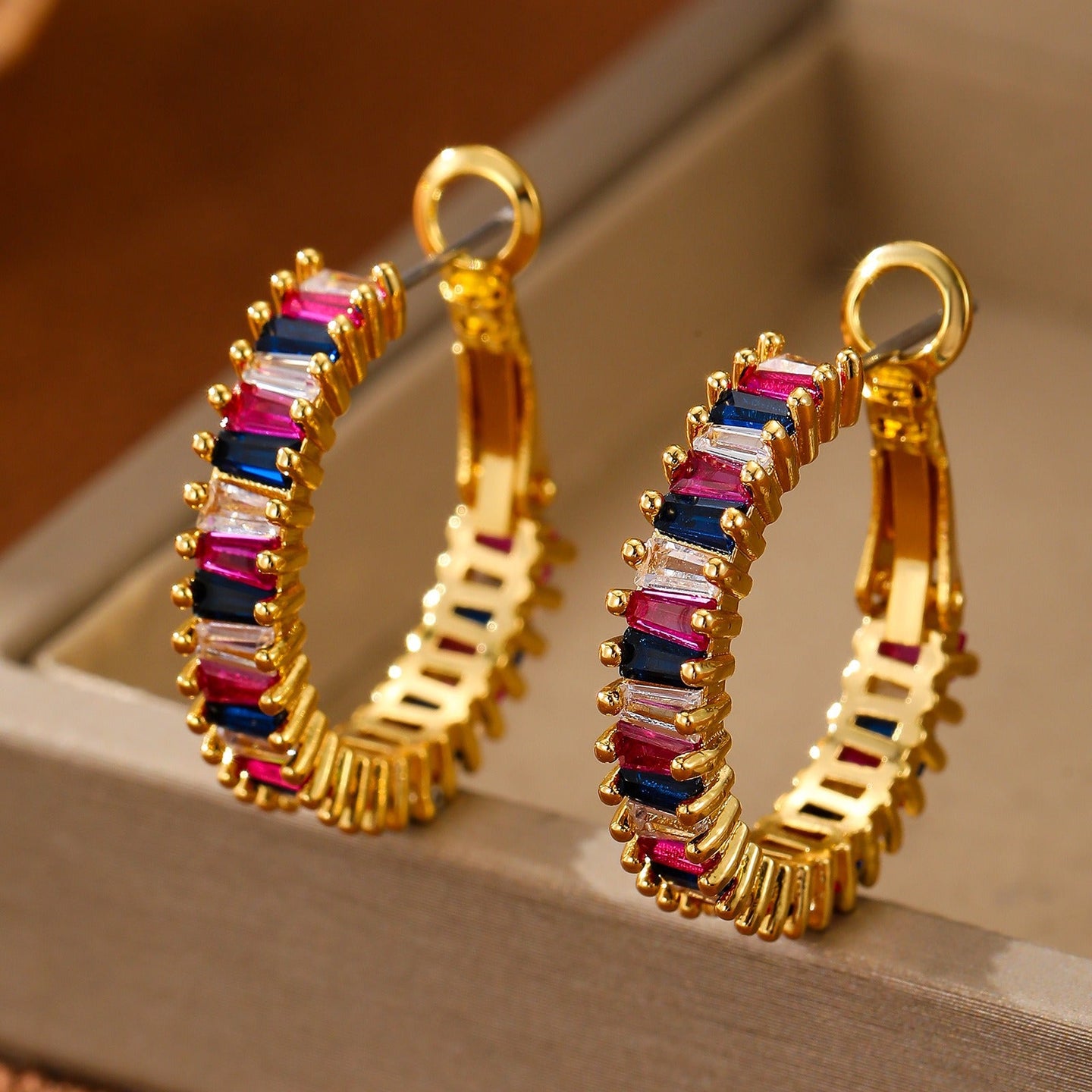 18K gold O - shaped gemstone - inlaid earrings with a light luxury style - PetPoy Shop