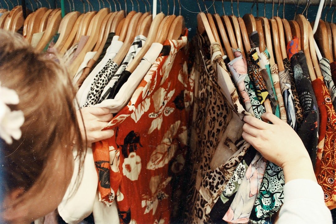 Treasure Hunting: Unearthing Hidden Gems - Tips for Thrifting and Vintage Shopping - 2GG